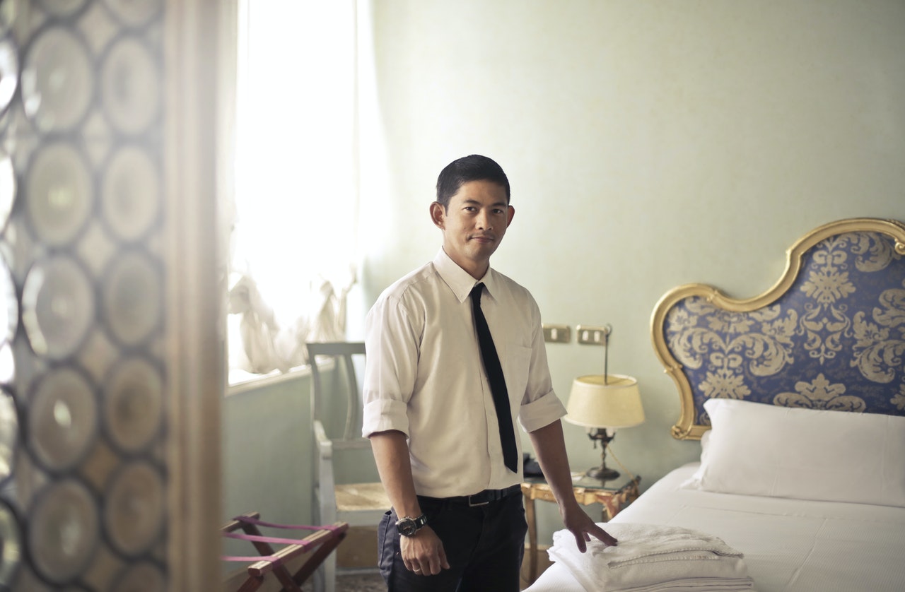 Assistant dining & beverage manager