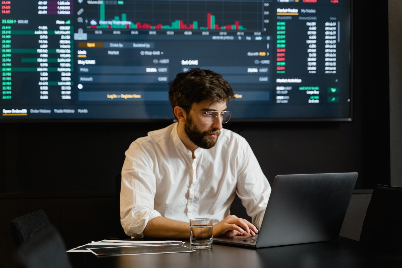 Market intelligence analyst