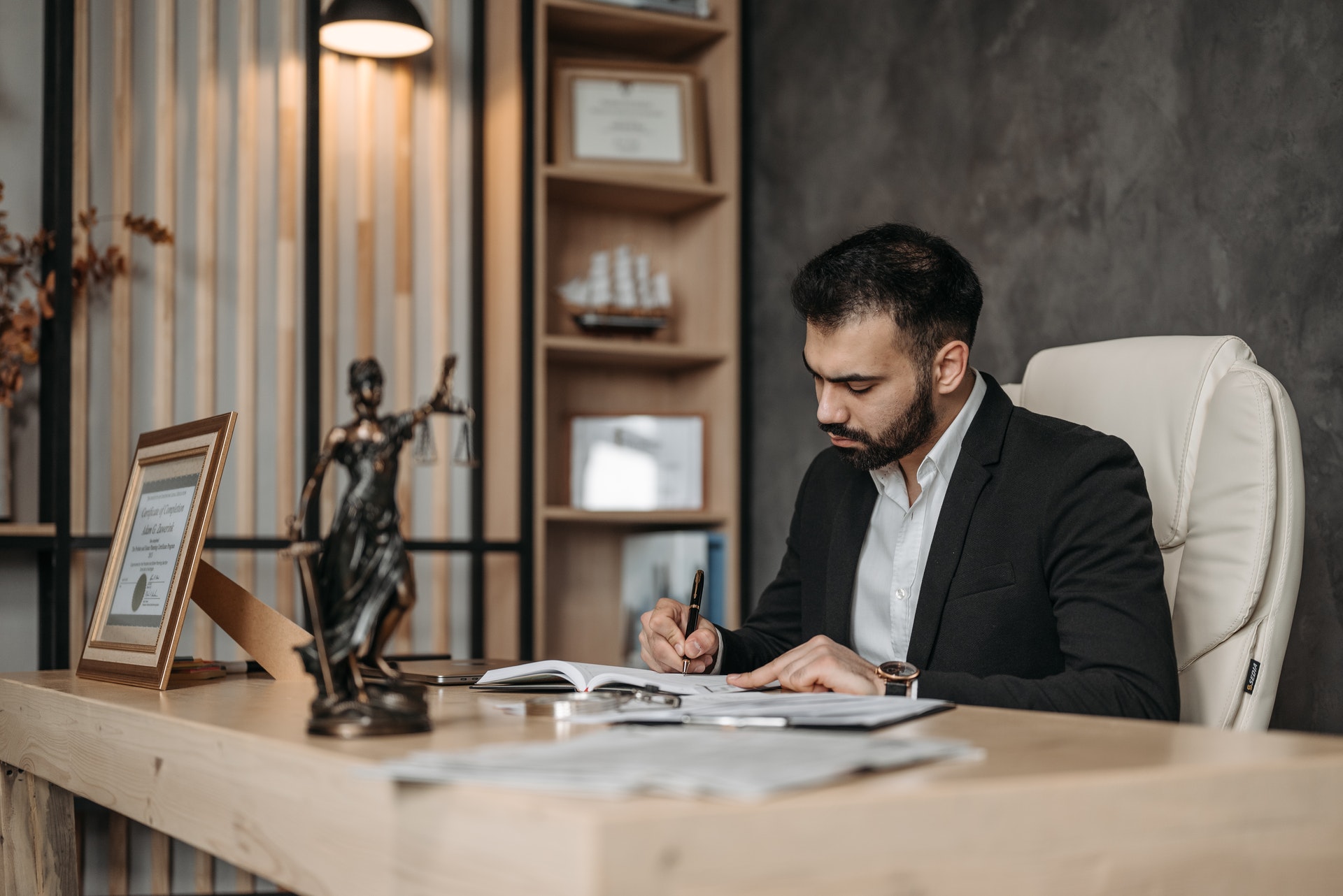 Home and commercial claims consultant