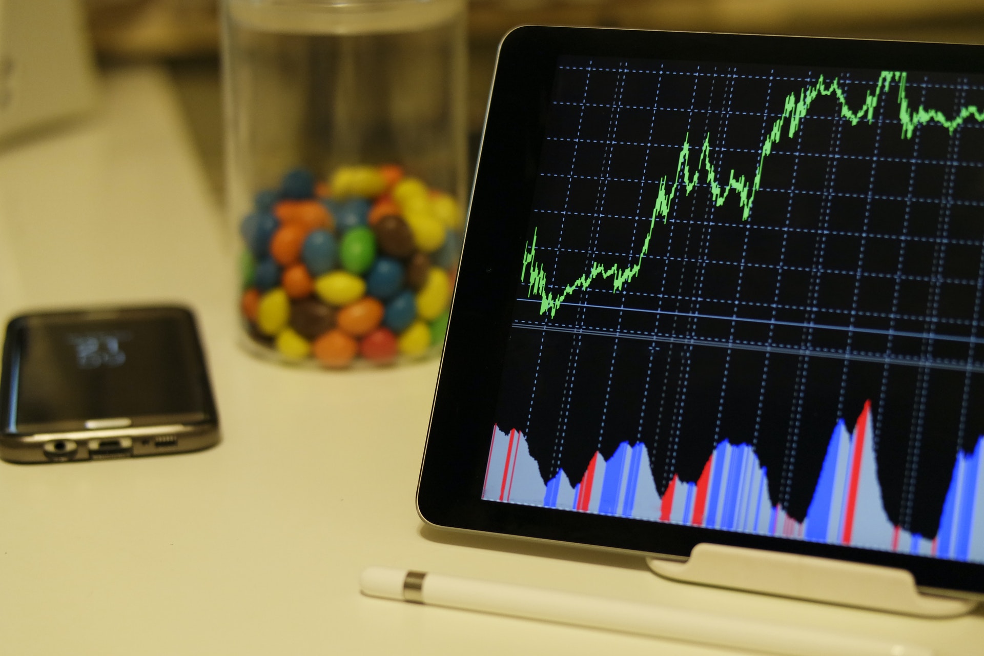 Lead trading underwriter